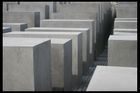 EasyJet stáhl fotografie modelek u Památníku holocaustu