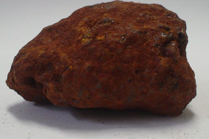 Velká část železa v Mutúnu je ve formě hematitu.