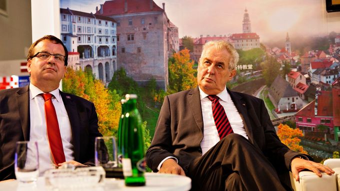 Jan Mládek a Miloš Zeman při návštěvě Číny