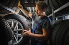 Podvodníci vyberou i miliony. Jak fungují podvodné e-shopy a proč na ně lidé naletí