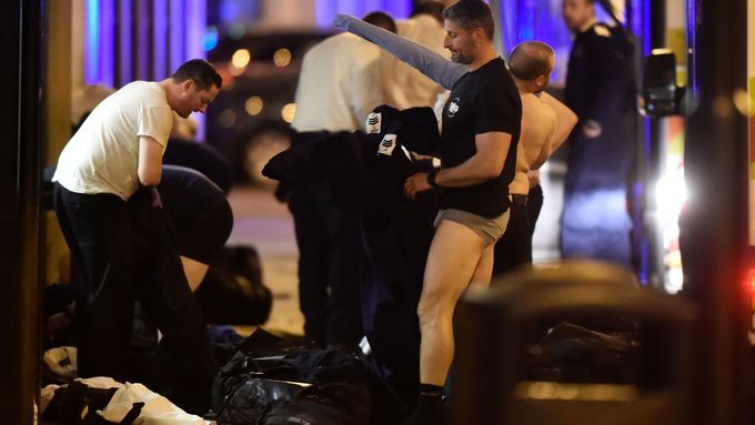 Svědek útoku v Borough Market: Viděl jsem, jak policisté zastřelili útočníky
