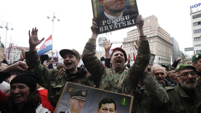 Tisíce lidí slaví v Chorvatsku propuštění generála Anteho Gotoviny.