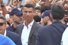 Šílenství v Turíně. Ronaldo dorazil na sever Itálie, Juventus na večer chystá velkolepou show
