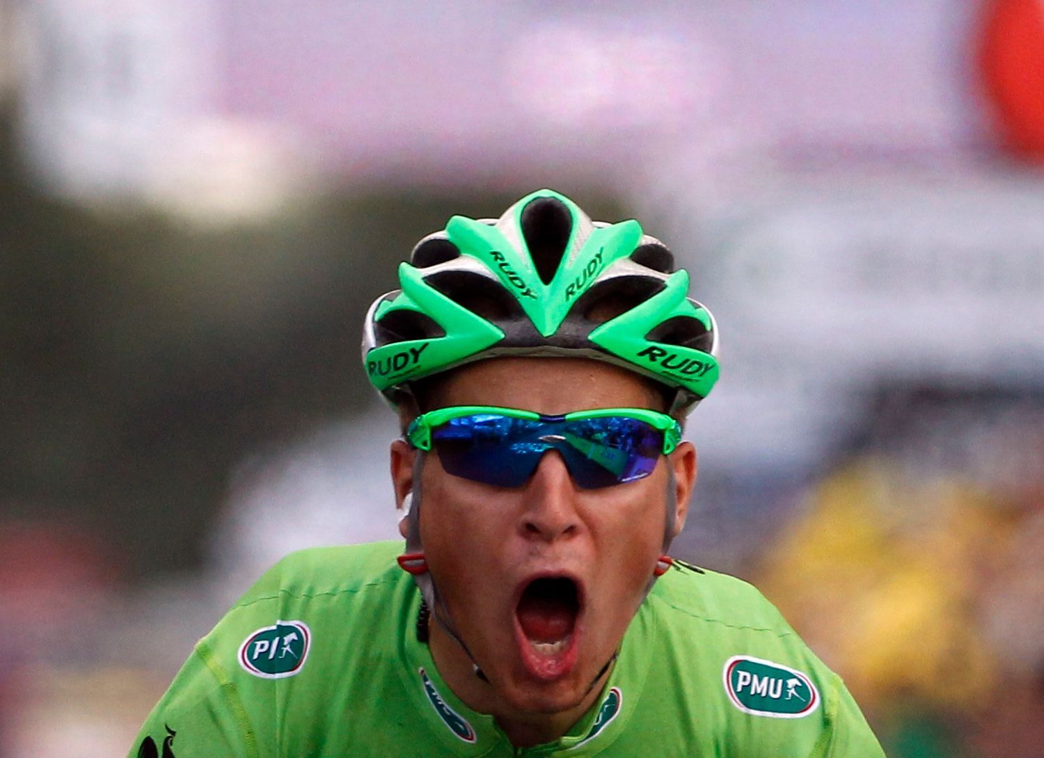 Slovenský cyklista Peter Sagan se raduje z vítězství v šesté etapě Tour de France 2012.