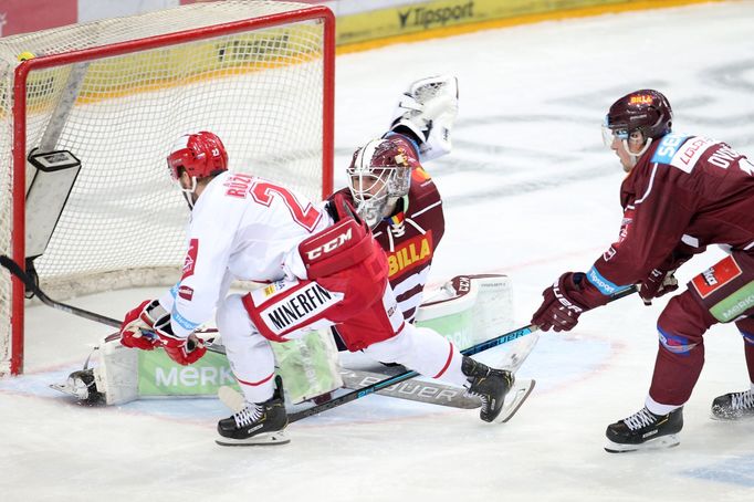 hokej, extraliga 2018/2019, Sparta - Třinec, brankář Matěj Machovský a Martin Růžička