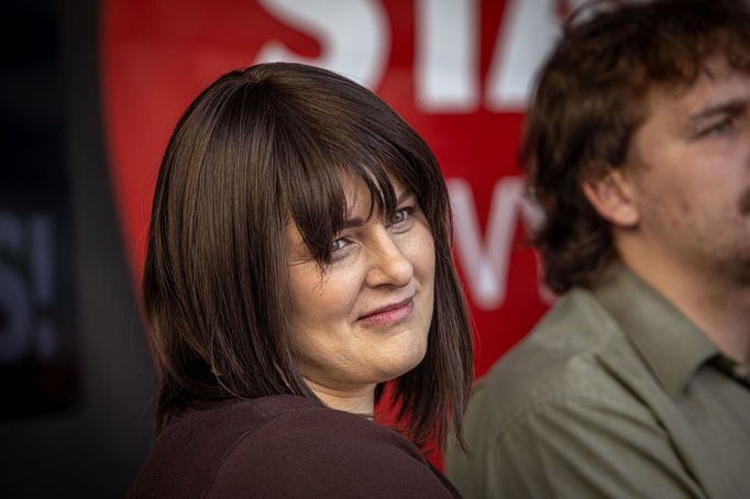 Meeting hnutí Stačilo na Václavském náměstí v Praze, Jana Maláčová, hnutí Stačilo, KSČM, Václavské náměstí, spodní část, HN, reportáž, Můstek, Praha, 13.9.2025, foto: Hon