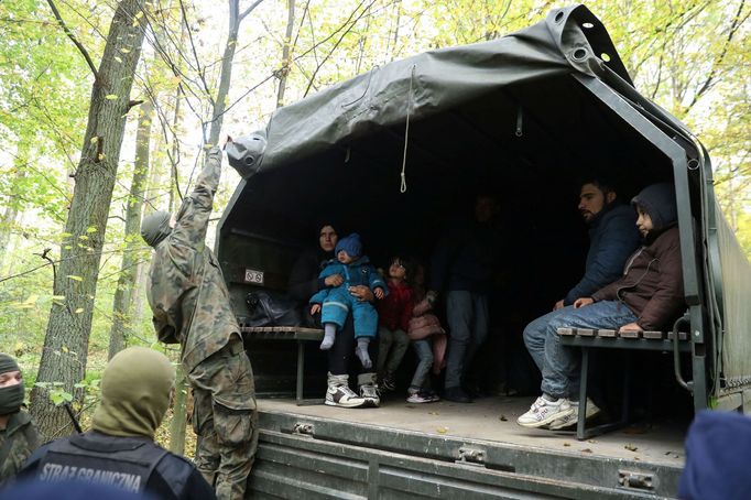 Migranti na hranicích Polska s Běloruska.