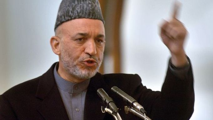Afghánský prezident Hamíd Karzáí přijel do Londýna pro pomoc. Na konferenci se sešlo 51 států a další mezinárodní organizace
