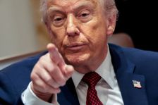 Komentář: Tohle Evropu šokovalo. Trump vyslal zlobivému žákovi ostrý vzkaz