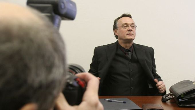 Zdeněk Doležel má za sebou už tři roky vyšetřování a soudů. Tentokrát je spolu s Miloslavem Řehulkou obžalovaný z  trestného činu vydírání