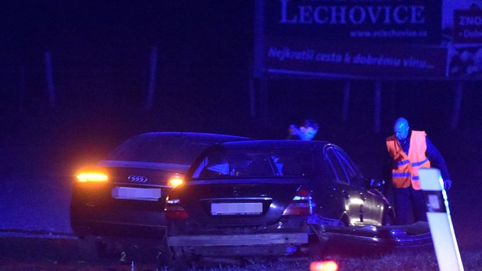 Fotografie z nehody limuzíny Lubomíra Zaorálka.