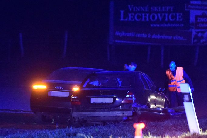 Fotografie z nehody limuzíny ministra zahraničí Lubomíra Zaorálka.