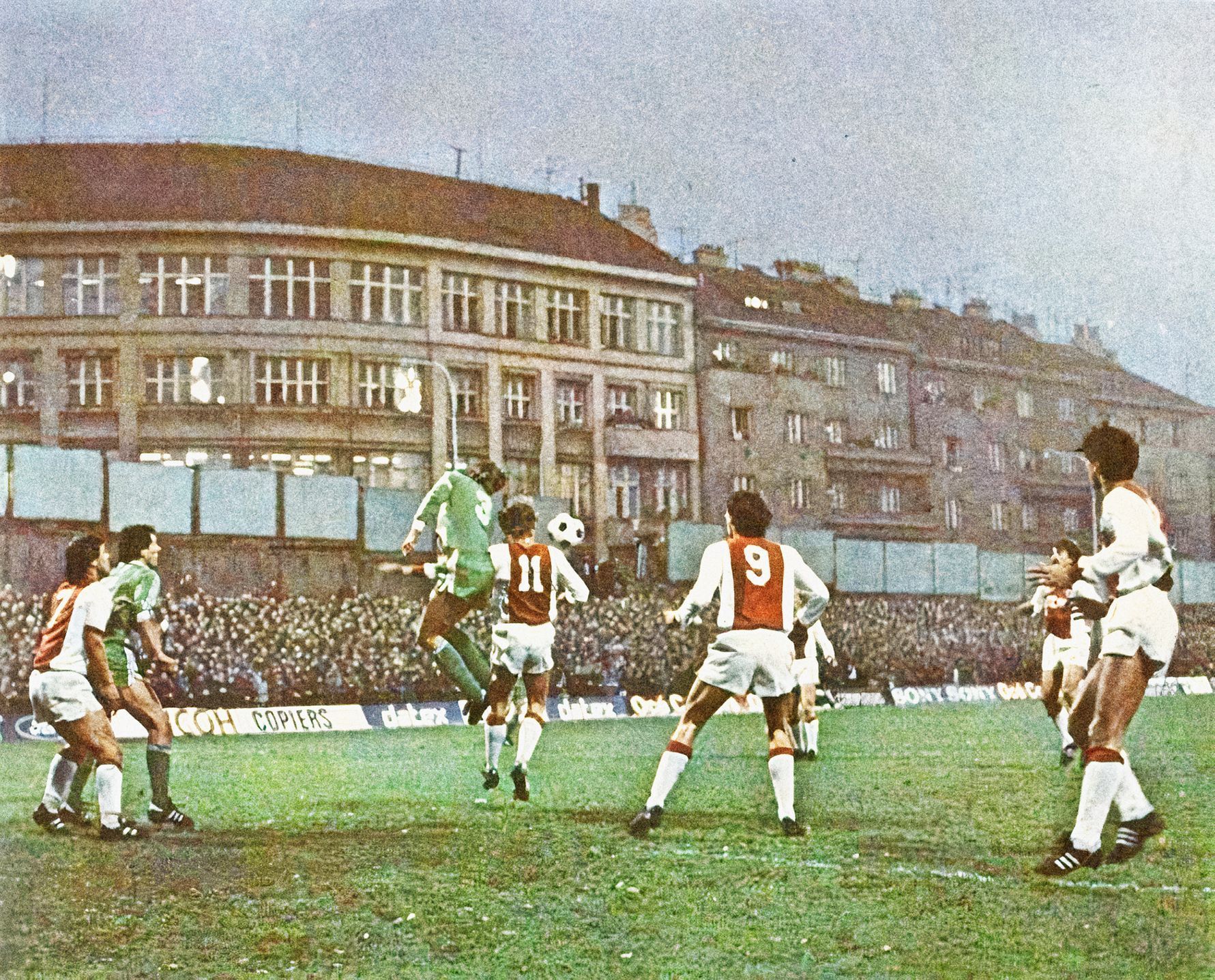 Fotogalerie / Před 90 lety byl otevřen fotbalový stadion Ďolíček klubu Bohemians 1905