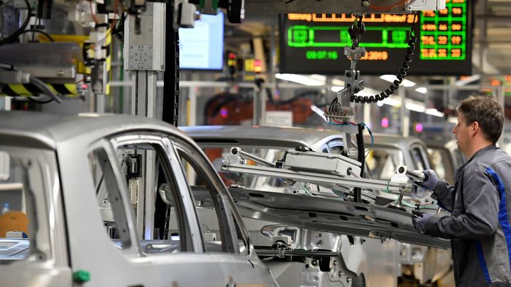 Turecké agrese využívají Rumuni a Bulhaři. V souboji o nový závod VW zvyšují nabídky
