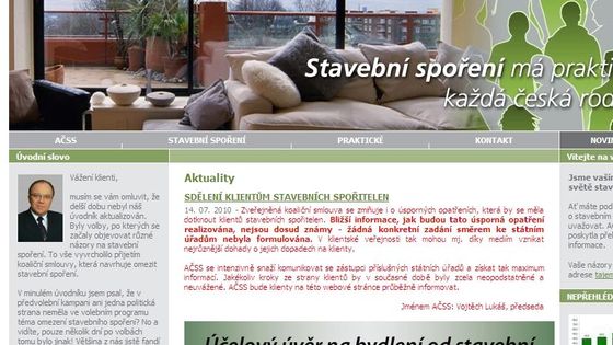 Žádné škrty se nechystají? Podívejte, co tvrdí stavební spořitelny na webu