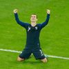 Antoine Griezmann slaví v semifinále MS 2018 Francie - Belgie