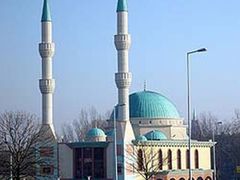 Rotterdamská velká mešita, která stojí těsně u železniční tratě ve směru na Amsterdam.
