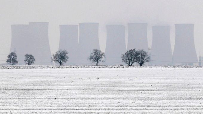 Pohled na areál jaderné elektrárny v Jaslovských Bohunicích.