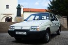 Před 30 lety se dostala Škoda Favorit k prvním zákazníkům. Stála jako dnes Superb