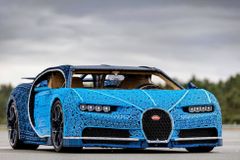 V Česku postavili Bugatti Chiron z milionu sériových dílků lega. A je navíc pojízdné