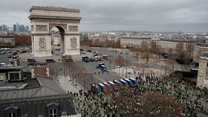 Podívejte se na fotogalerii ze sobotních protestů ve Francii.