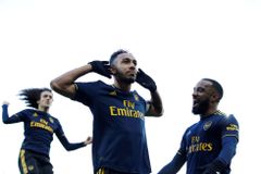 Arsenal ani pod Ljungbergem nevyhrál, Leicester zvýšil náskok na druhém místě