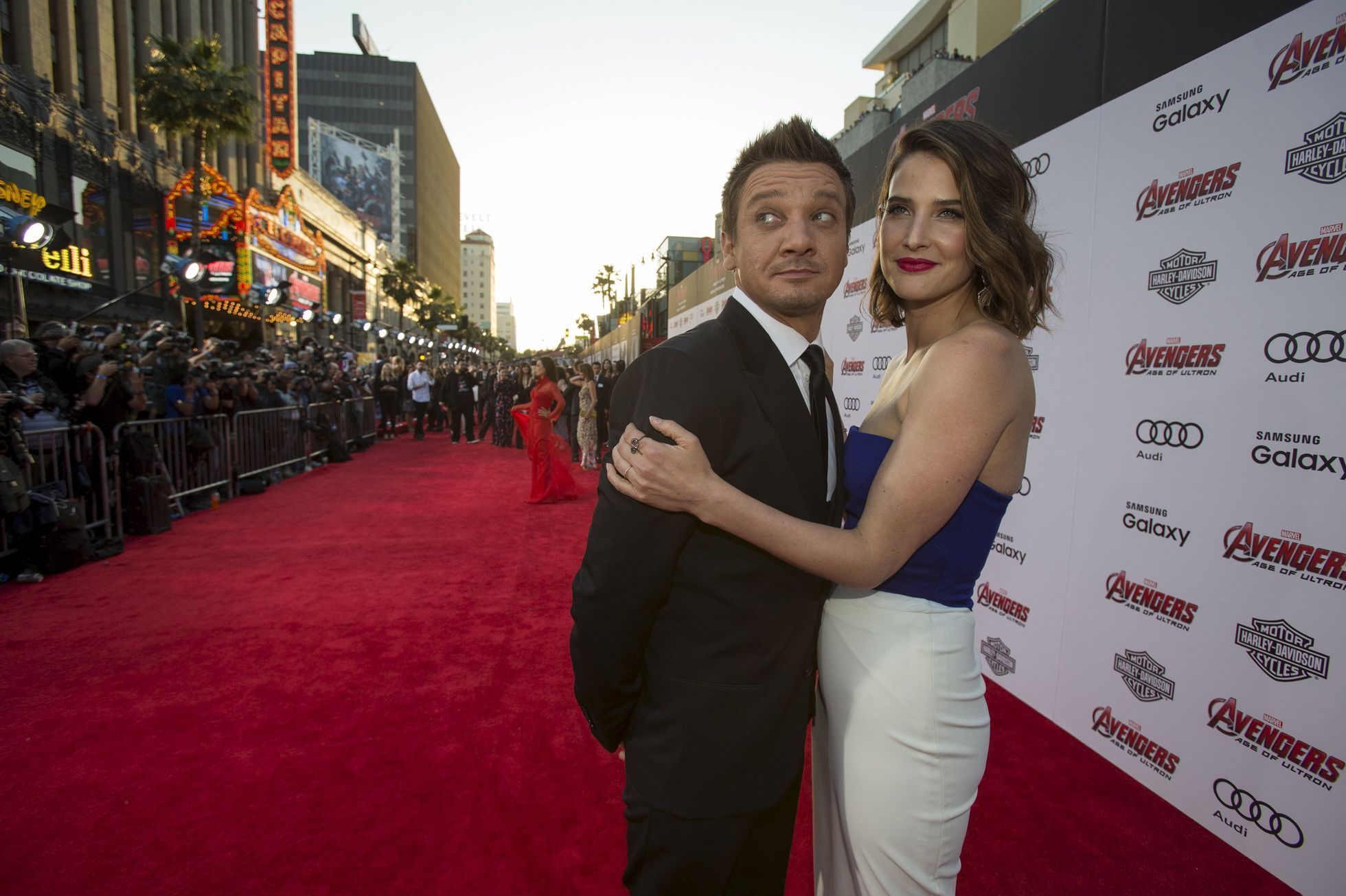 Jeremy Renner and Cobie Smulders