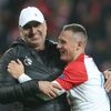 Jindřich Trpišovský a Jan Bořil slaví postup v odvetě osmifinále Evropské ligy Slavia Praha - FC Sevilla