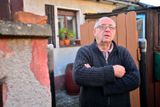 "Chci v tomhle civilizovaném světě žít jako člověk," říká Jan Záruba, který v domcích bydlí od devadesátých let.