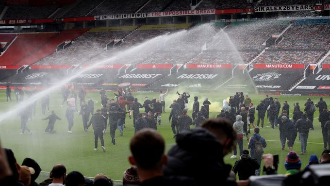 Protesty fanoušků Manchesteru United na stadionu Old Trafford