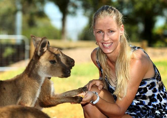Jelena Dementěvová přistižena. V zoo s klokany