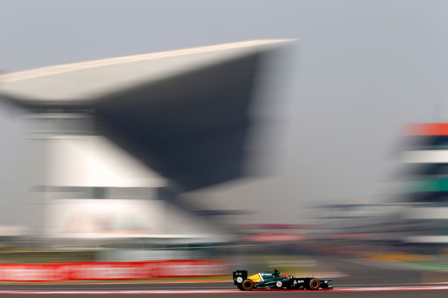 Vitalij Petrov, Caterham