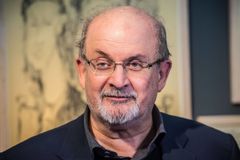 Recenze: Rushdie je velkým vykladačem dneška, jeho vrcholný nový román přežije epochu