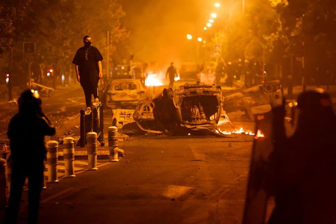 Protest ve Francii po smrti 17letého Nahela.