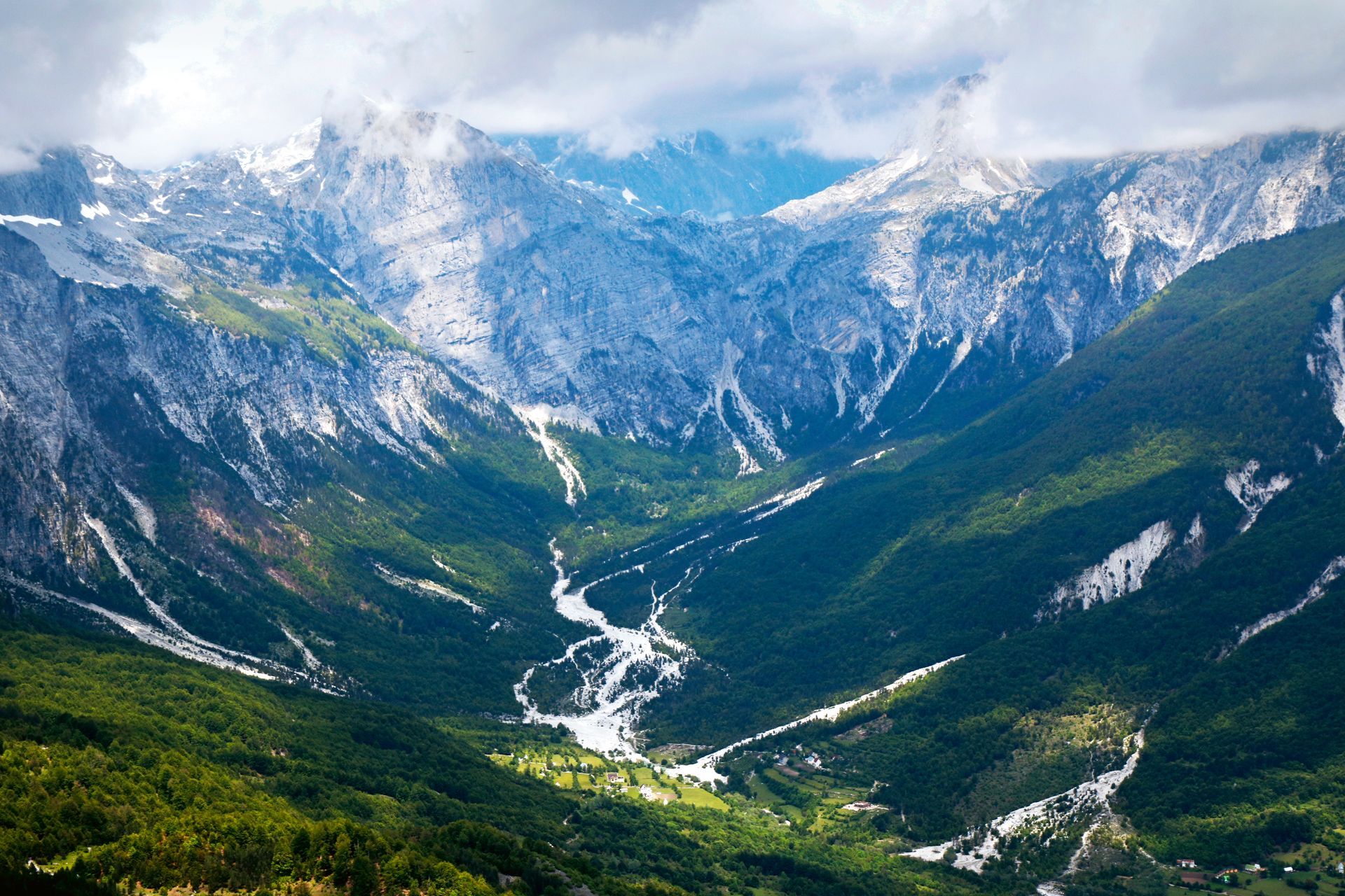 Drsná krása Albánie