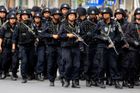 Při atentátu na tržišti v západní Číně zemřelo 31 lidí