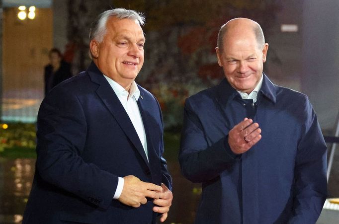 Maďarský premiér Viktor Orbán s německým kancléřem Olafem Scholzem.