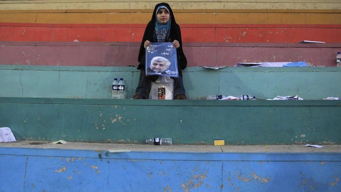 Volby v Íránu lákají velké množství voličů