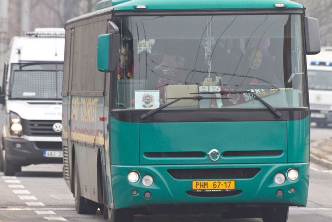 SL, Baník-Sparta: autobus fanoušků Sparty pod policejní ochranou