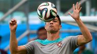 Cristiano Ronaldo je na tom podle Forbesu na chlup stejně. Oni tedy tihle dva se o titul nejlepšího fotbalisty světa přetahují dlouho a platí to i v tomto žebříčku, kam se žádný jiný zástupce této hry neprokousal.