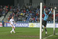 V Boleslavi rozhodovaly penalty, Teplice vezou bod