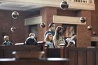 Senátoři u Ústavního soudu napadnou zákaz zpěvu. Omezuje náboženskou svobodu, tvrdí