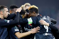 Linec - Slavia 4:3. Oslabení Pražané přišli o vítězství, ale čtvrtfinále si zahrají