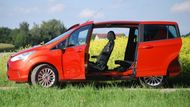 Malý víceúčelový Ford B-MAX s posuvnými dveřmi plošně zdražil o tři tisíce (prodává se od 342 990 Kč). Jeho větší sourozenci, rodinné vozy C-MAX a Grand C-MAX stojí o pět tisíc víc než loni (od 384 990 korun).