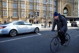 Po Londýně Johnson často jezdí na kole.