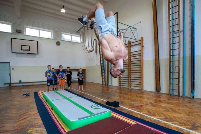 Jakub Pančík na lekci parkouru.