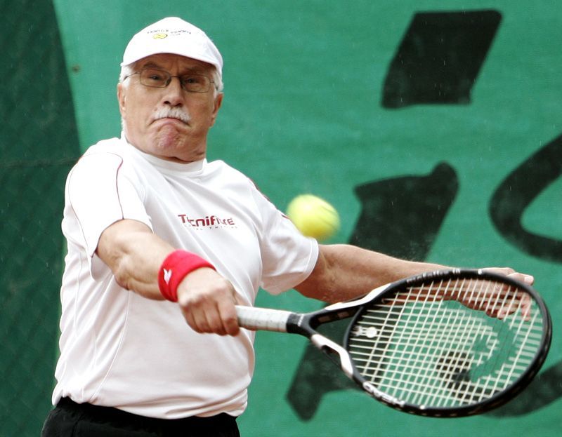 Václav Klaus hraje tenis