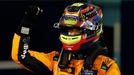 Oscar Piastri z McLarenu slaví triumf ve VC Bahrajnu F1 2025