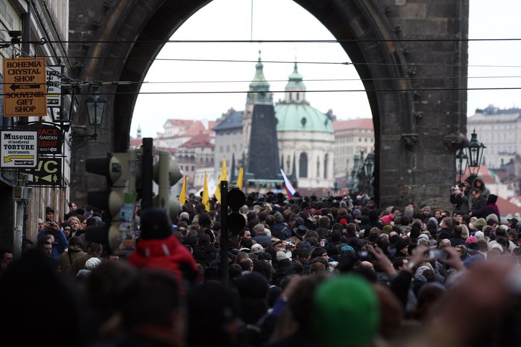 Smuteční průvod s ostatky Václava Havla