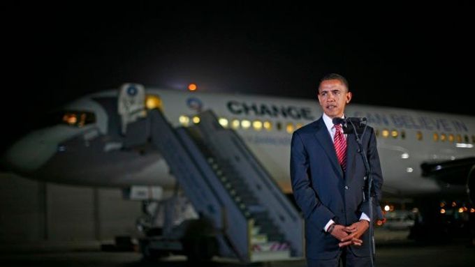 Obama a jeho letadlo "Změna" přistáli v Izraeli